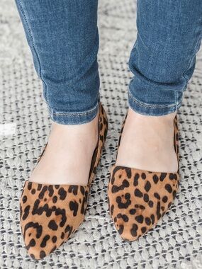 Point it Out Flats (Brand New! In Box) Leopard Print🐆 Size: 8.5 (39)